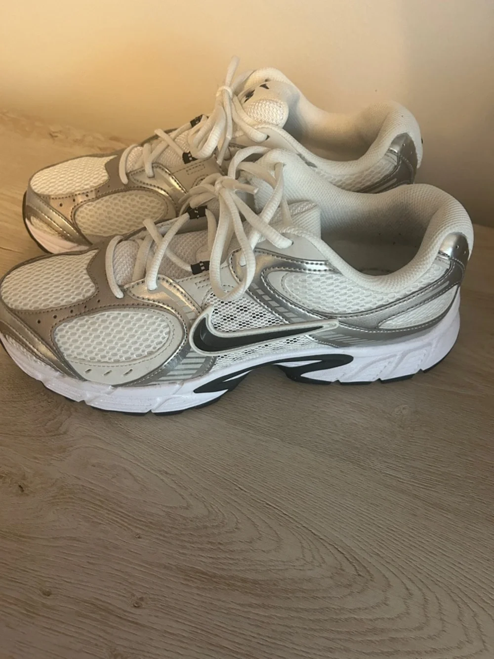 Men’s Nike White and Silver Men’s Running Sneakers